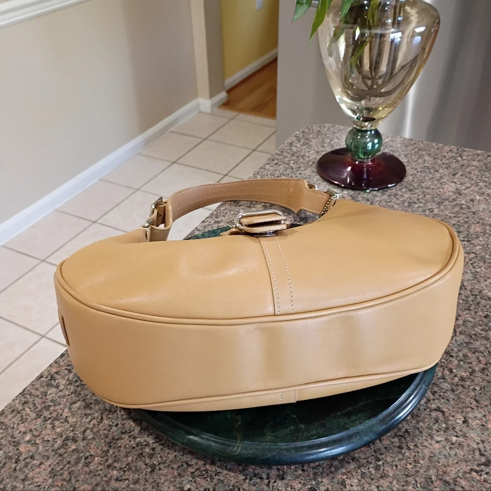 Coach Hampton Tan Camel Leather Zip Buckel Flap  Hobo Bag